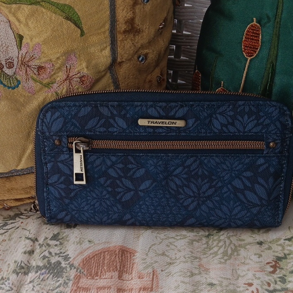 Travelon Blue Wallet with Textured Fabric and Zipper.